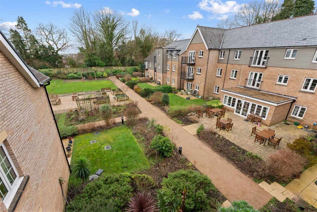 Property photo 1 of 25 Communal Garden