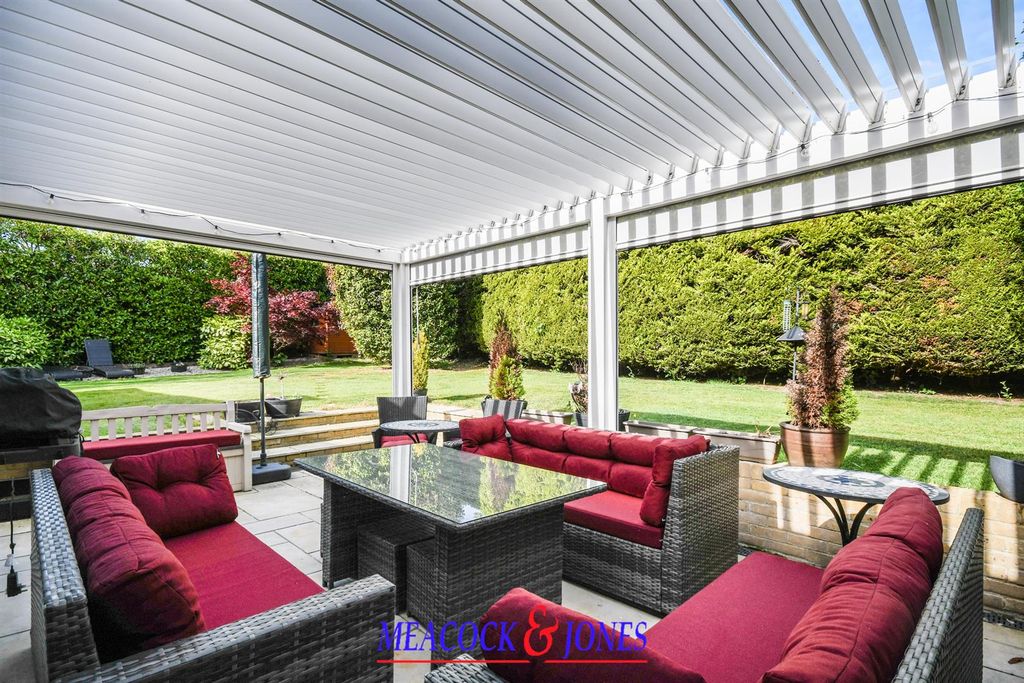 Additional image 13 of 5 bed detached house for saleHillwood Grove, Hutton Mount, Brentwood CM13