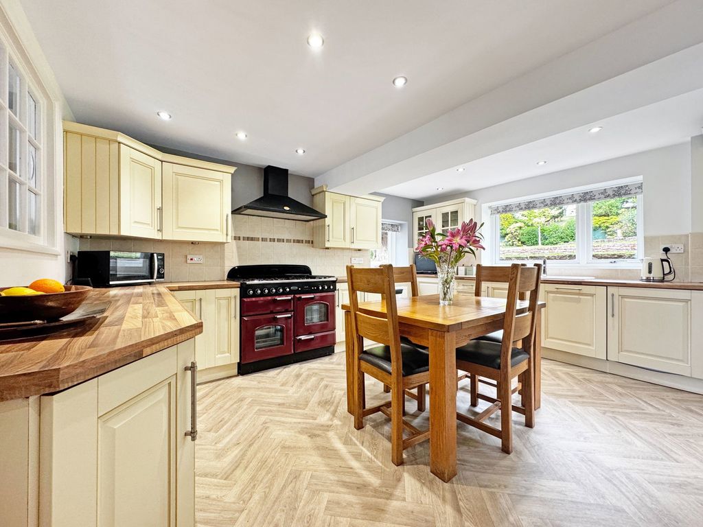 Property photo 2 of 37
