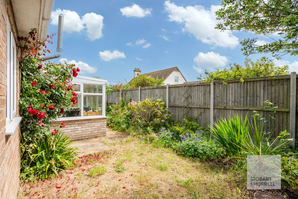 Property photo 2 of 12 Garden