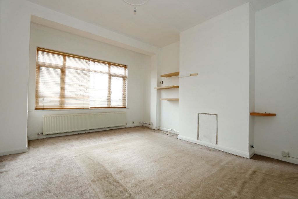 Property photo 3 of 9 2138583