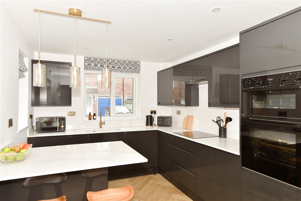 Property photo 3 of 13 Kitchen/Breakfast Room