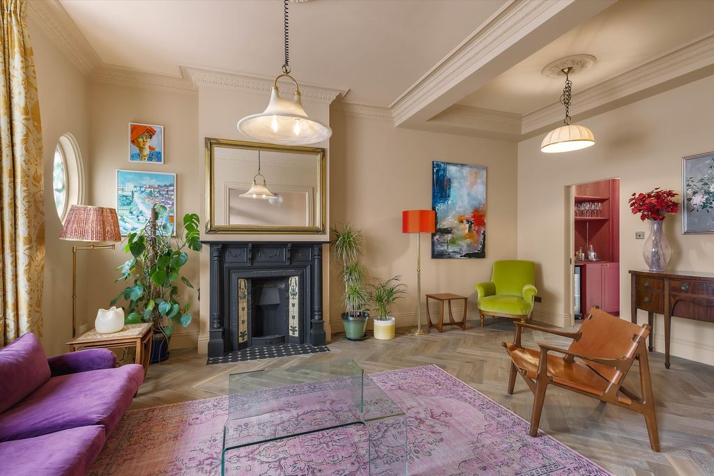 Property photo 2 of 24 Image