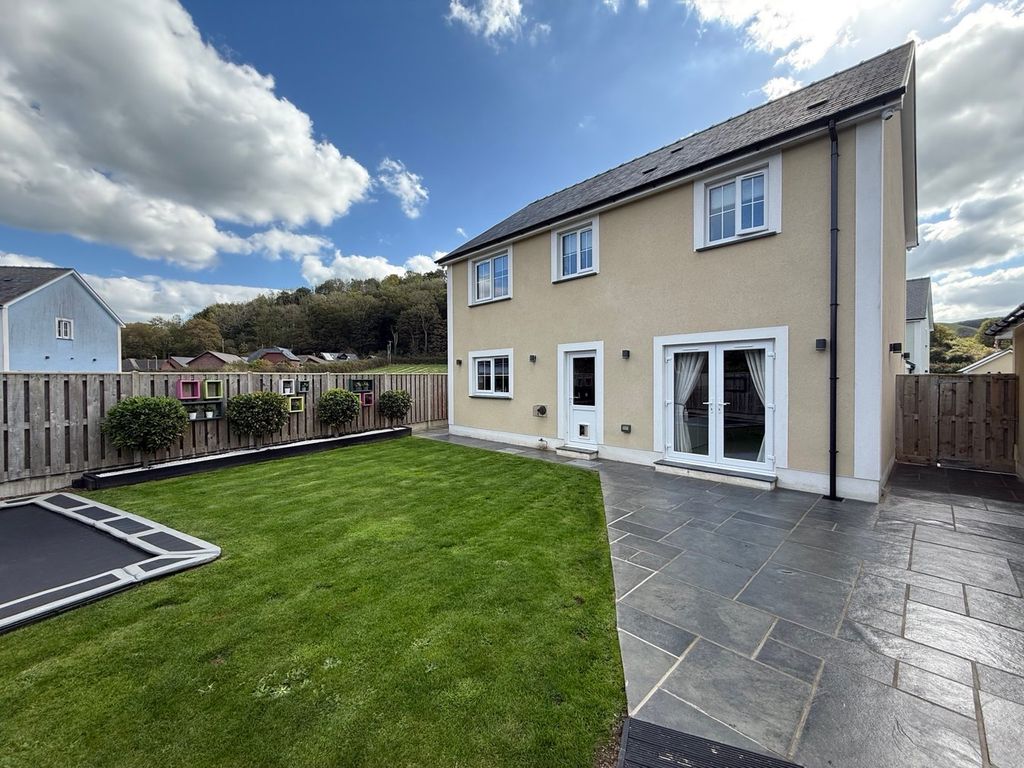 Property photo 3 of 43