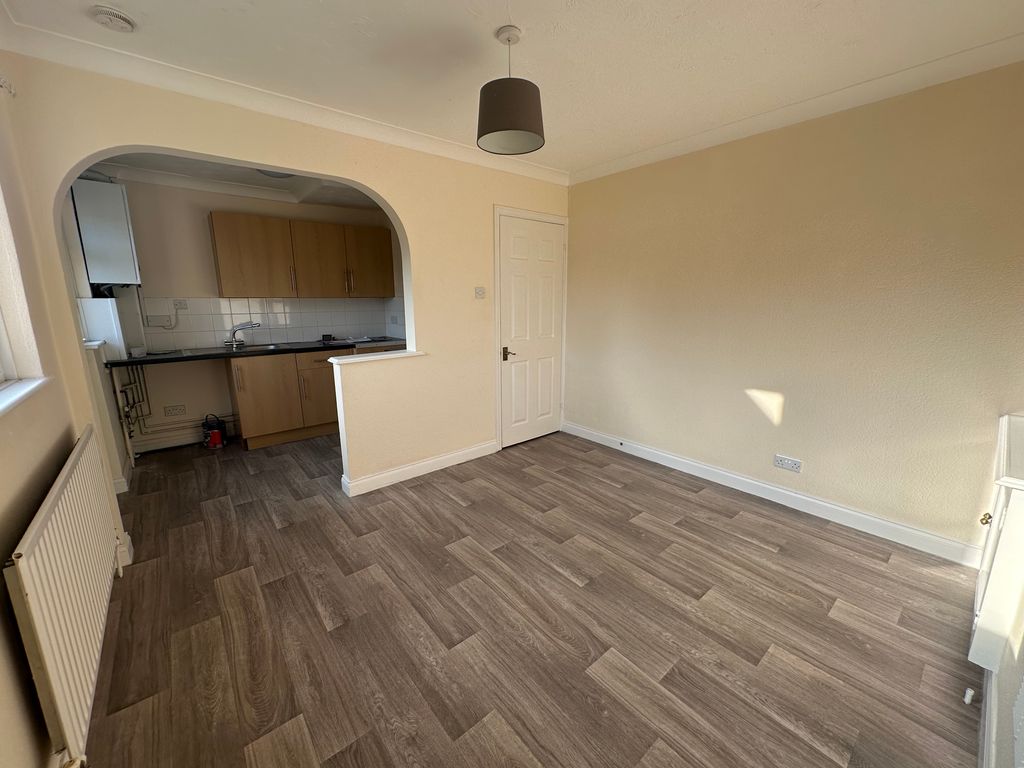 Property photo 3 of 16 Dining Room