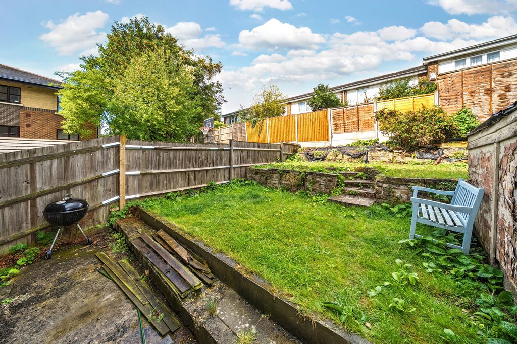 Property photo 3 of 15 Garden