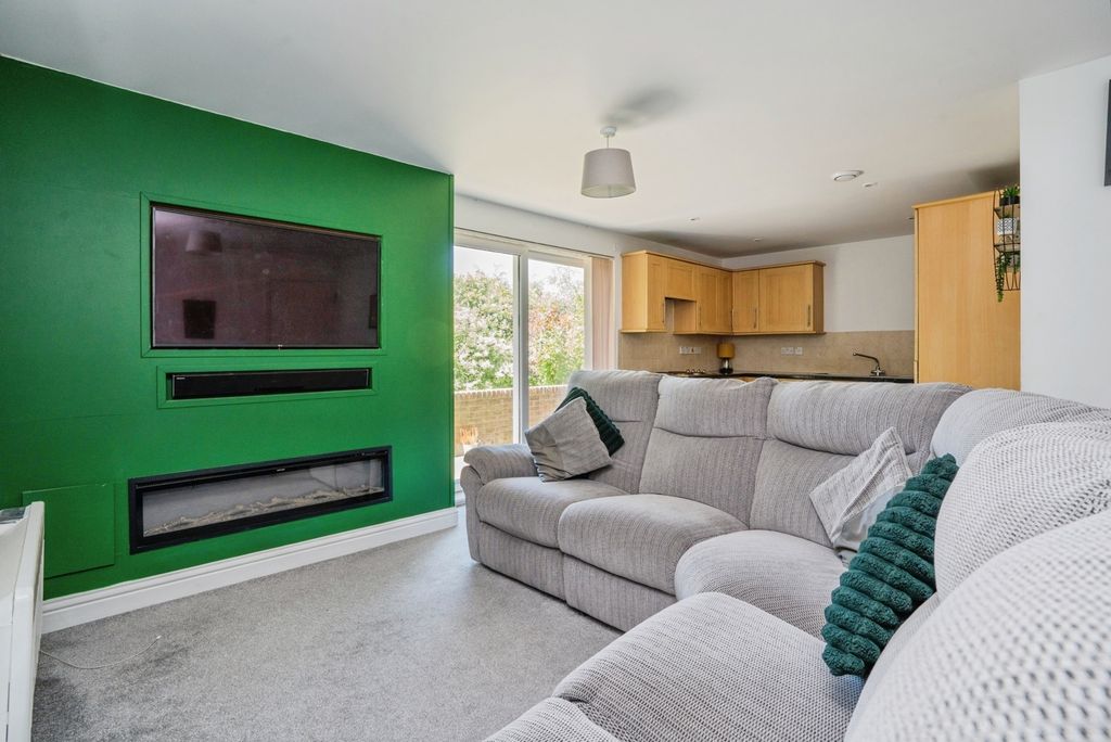 Property photo 2 of 20 Pbox-Img.Jpg