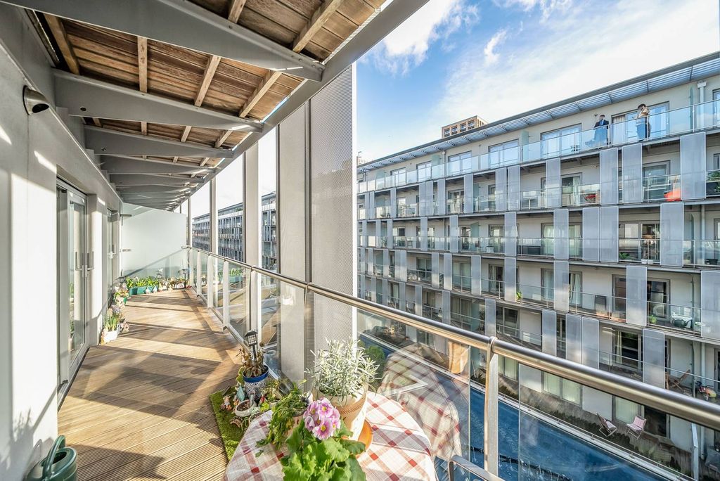 Property photo 2 of 11