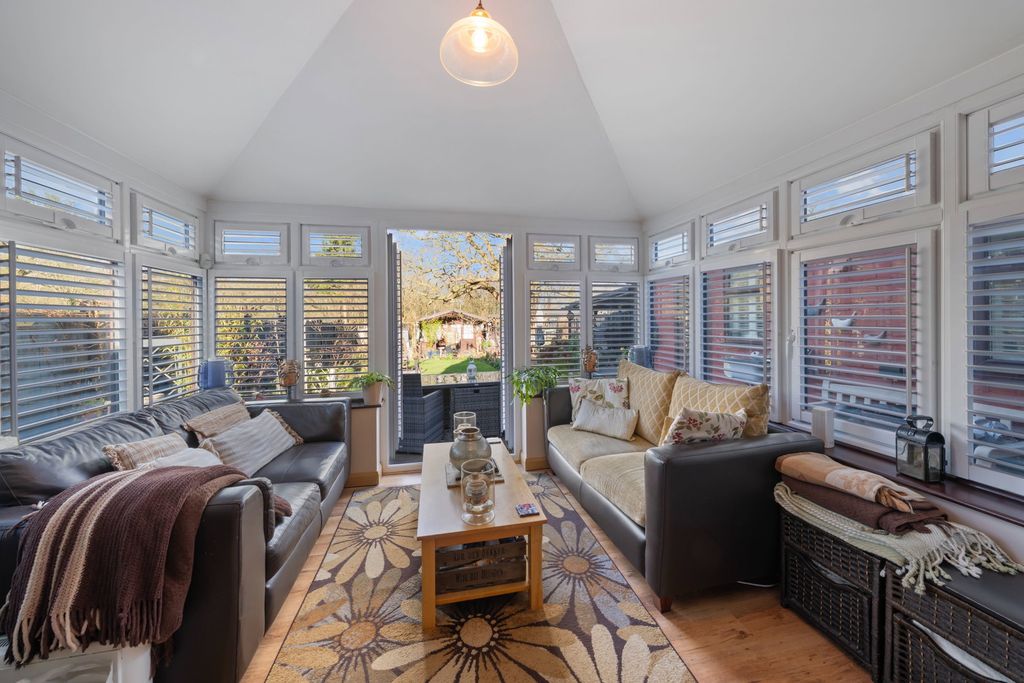 Property photo 3 of 24