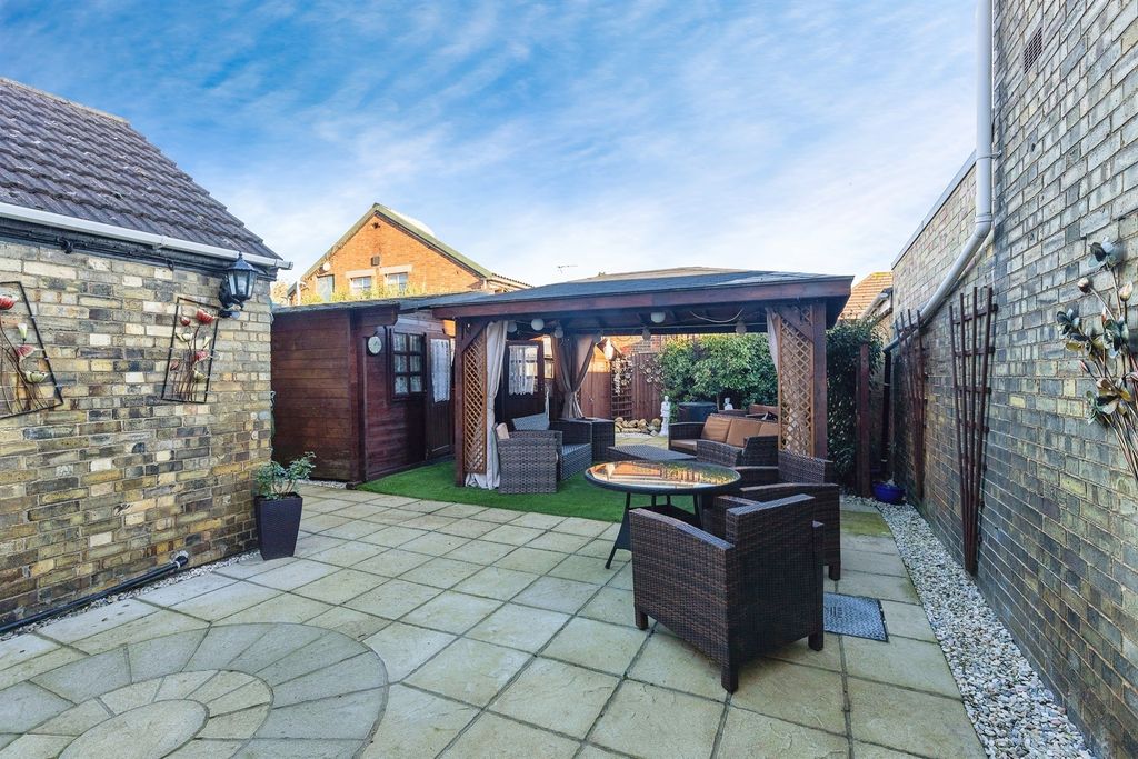 Property photo 2 of 15