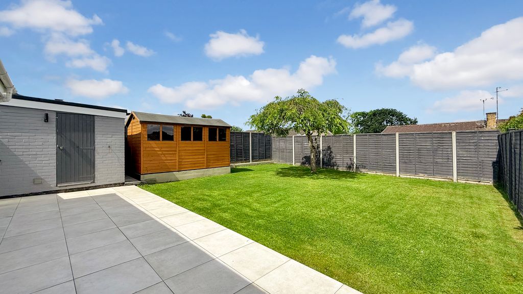 Property photo 2 of 13 Garden