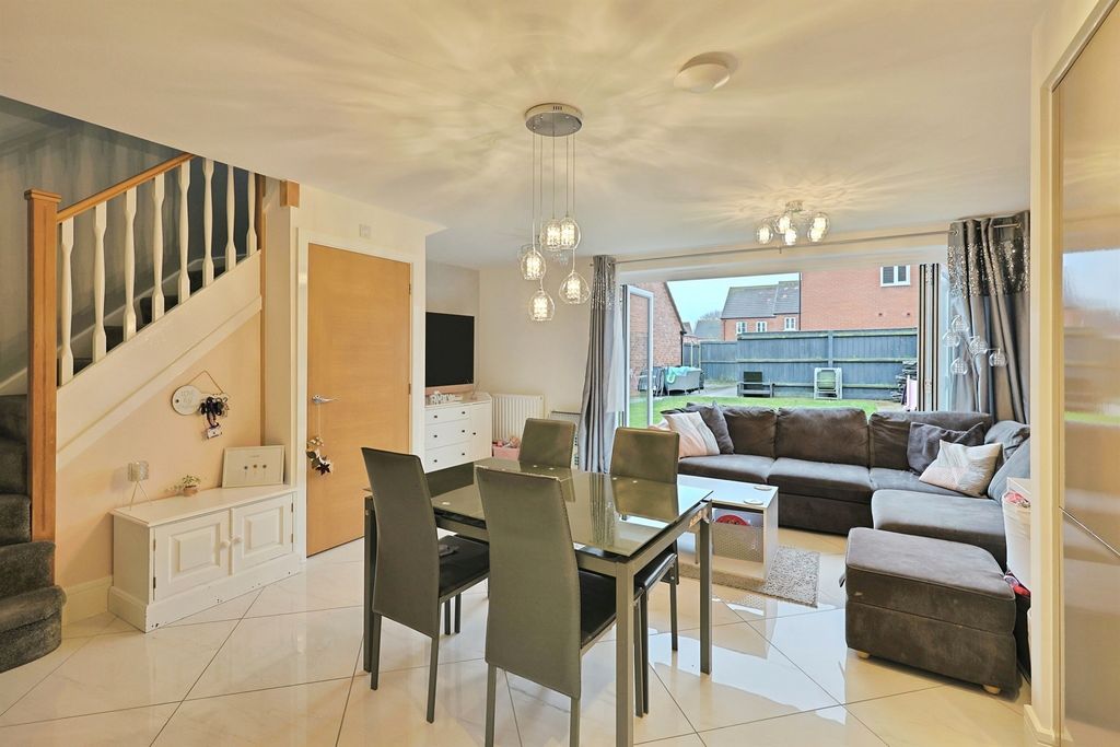 Property photo 2 of 24