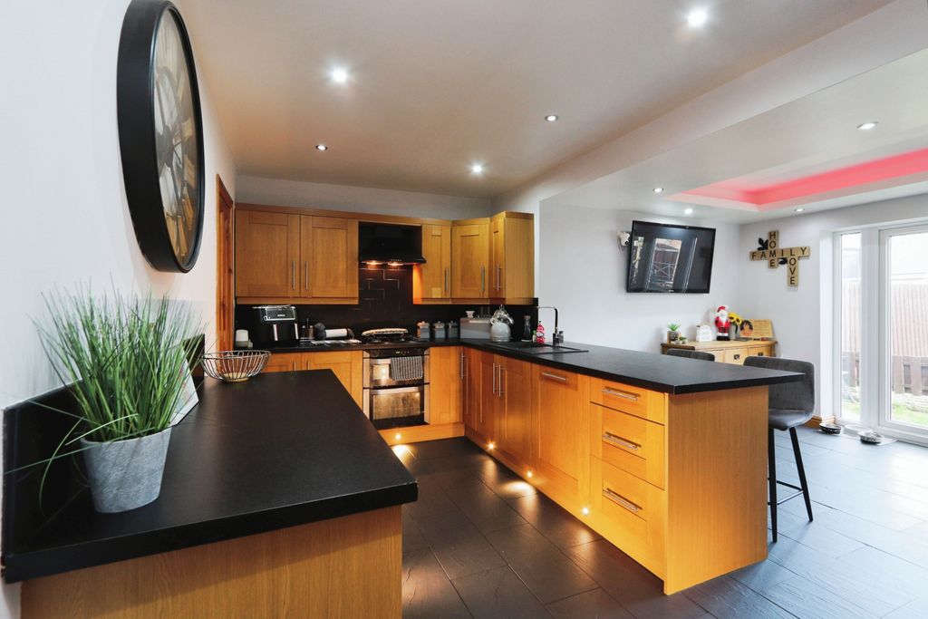 Property photo 2 of 20 9Ae4c354-A7Ac-Ef11-B8E8-000d3A7F1E1B