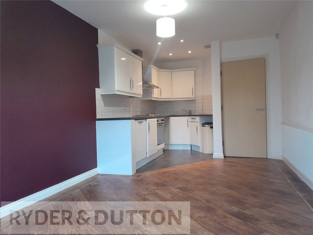 Property photo 3 of 13 Lounge/Kitchen