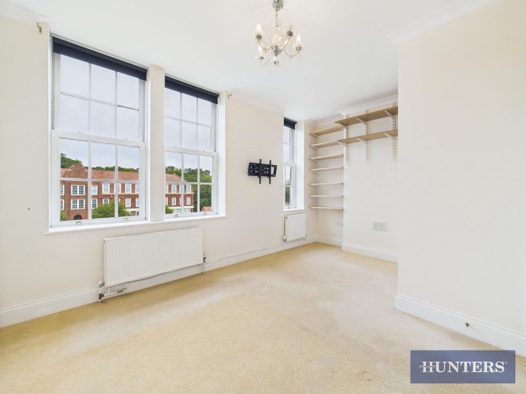 Property photo 3 of 12 Bedroom