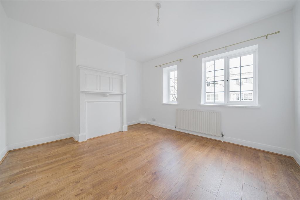 Property photo 2 of 17 Living Room