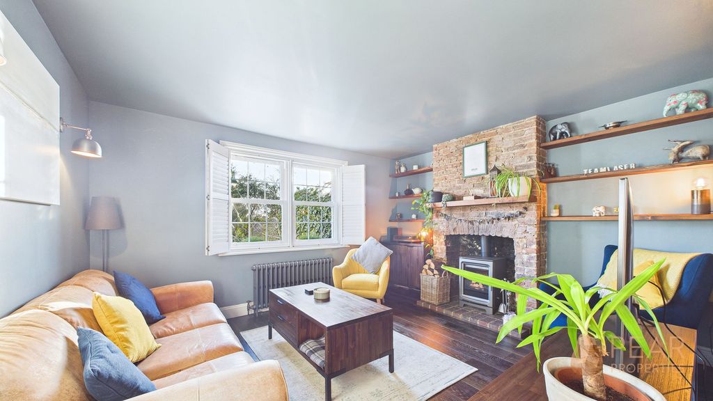 Property photo 2 of 27