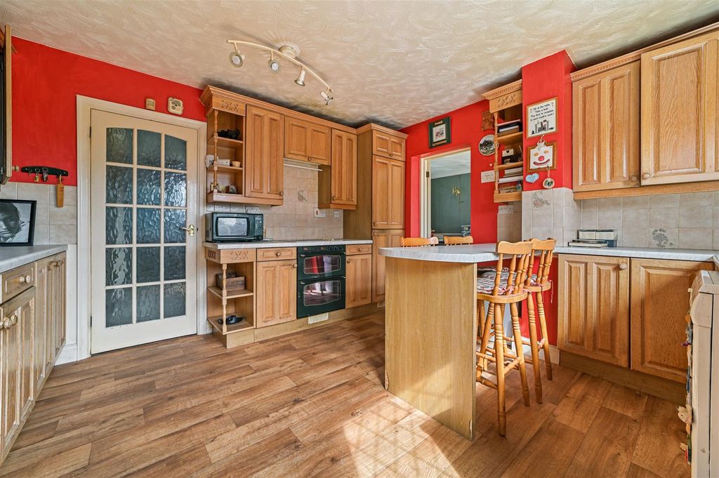 Property photo 2 of 13 Kitchen