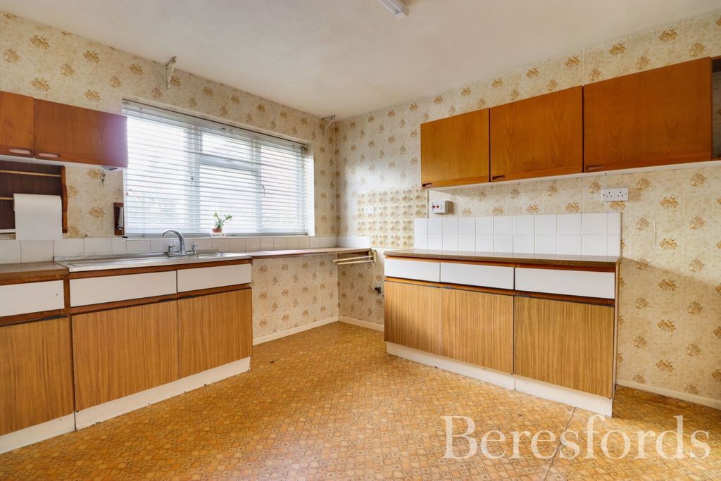 Property photo 3 of 18 Picture 3