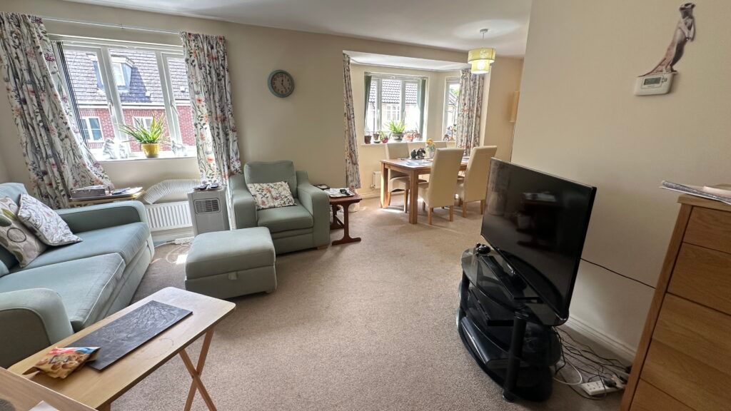 Property photo 3 of 12