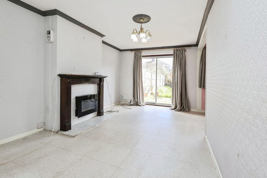 Property photo 2 of 17 Pbox-Img.Jpg