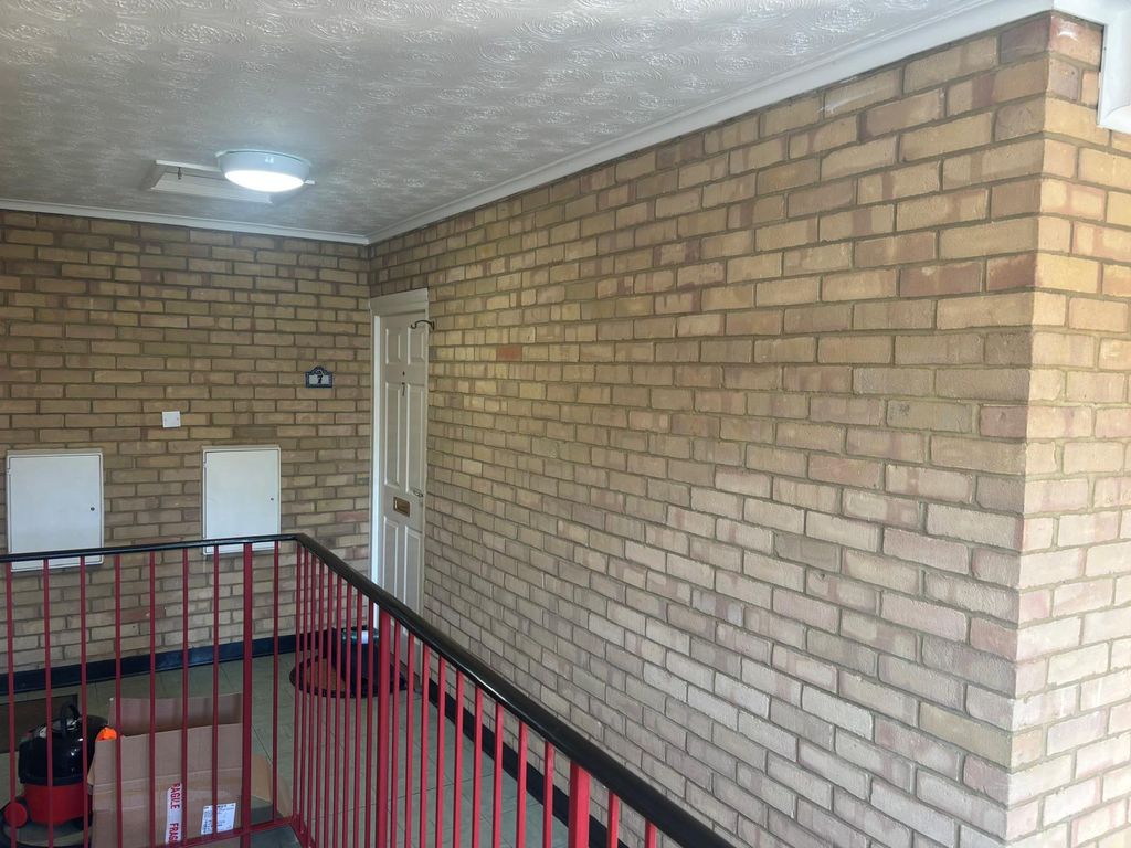 Property photo 2 of 24