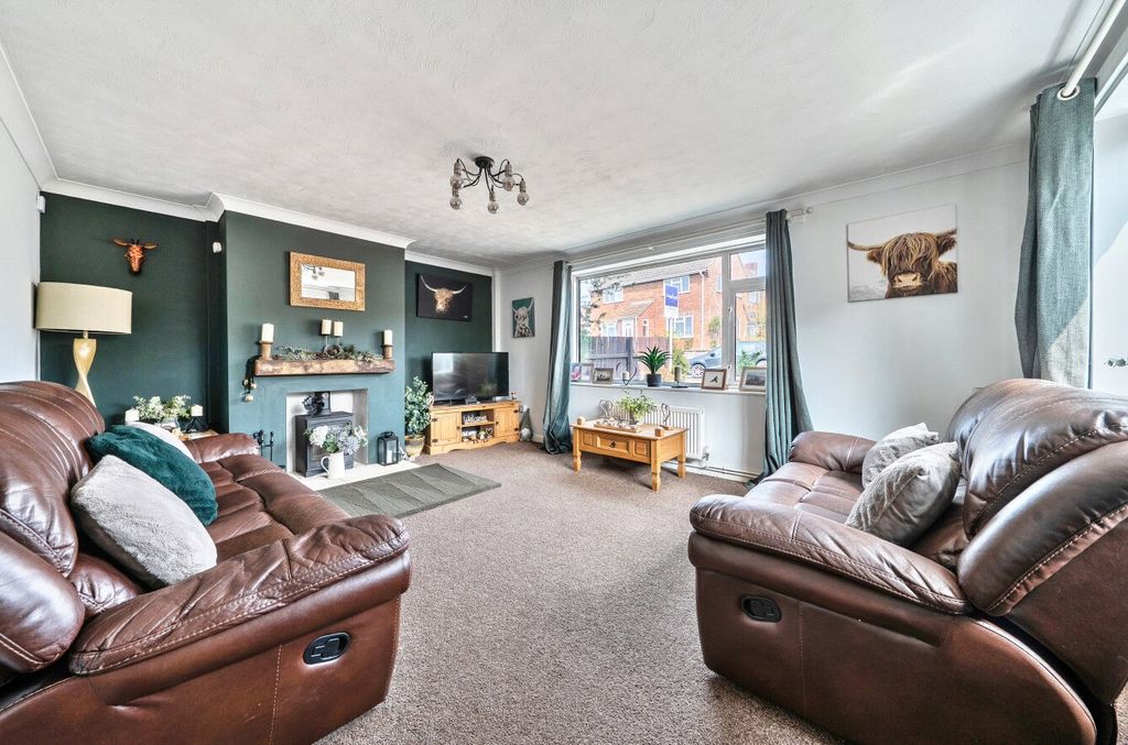 Property photo 3 of 20 Sitting Room