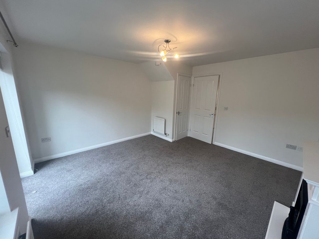 Property photo 3 of 14 Living Room