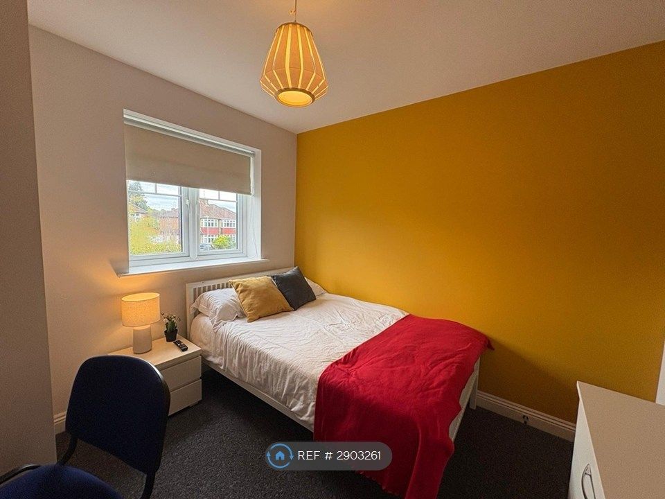Property photo 1 of 10 Room 6