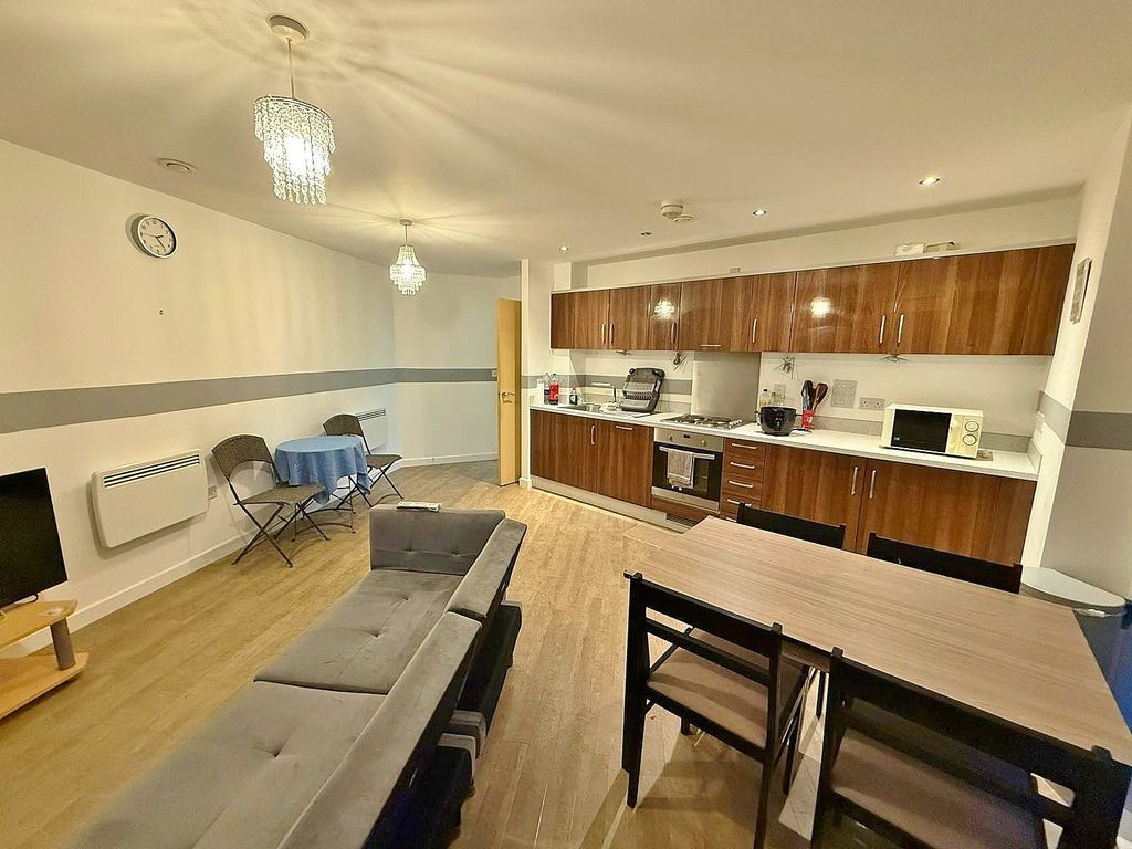 Property photo 3 of 8 Picture No. 12