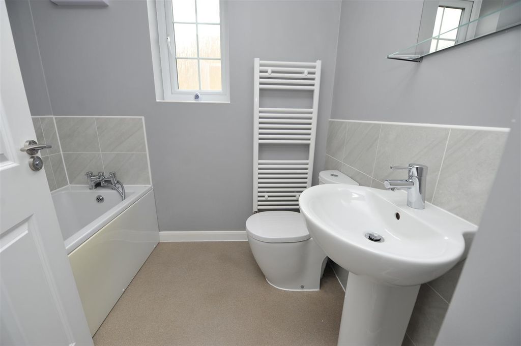 Property photo 3 of 17 House Bathroom.Jpg