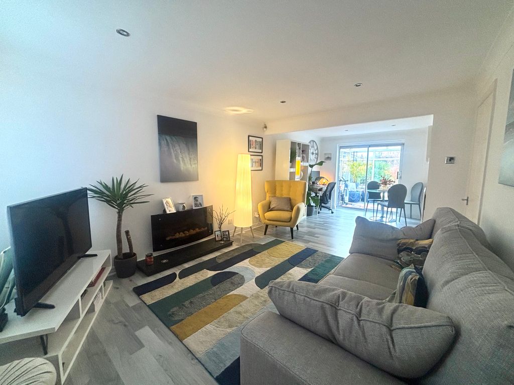 Property photo 3 of 20