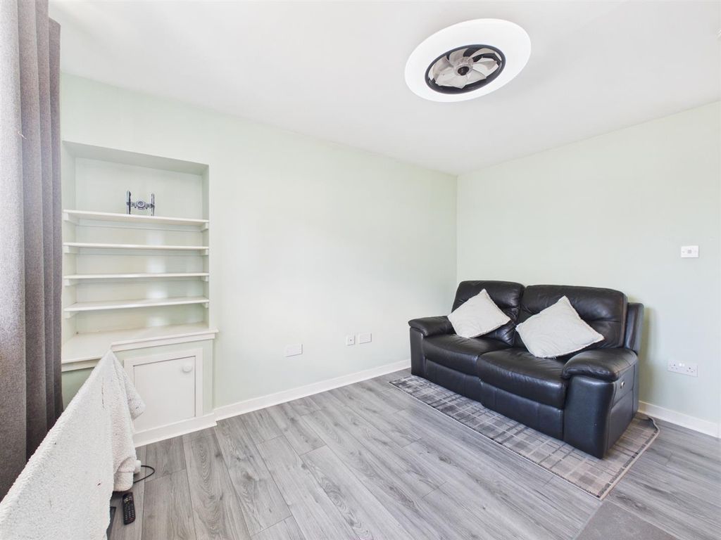 Property photo 2 of 16 Cam03924G0-Pr0146-Still007.Jpg