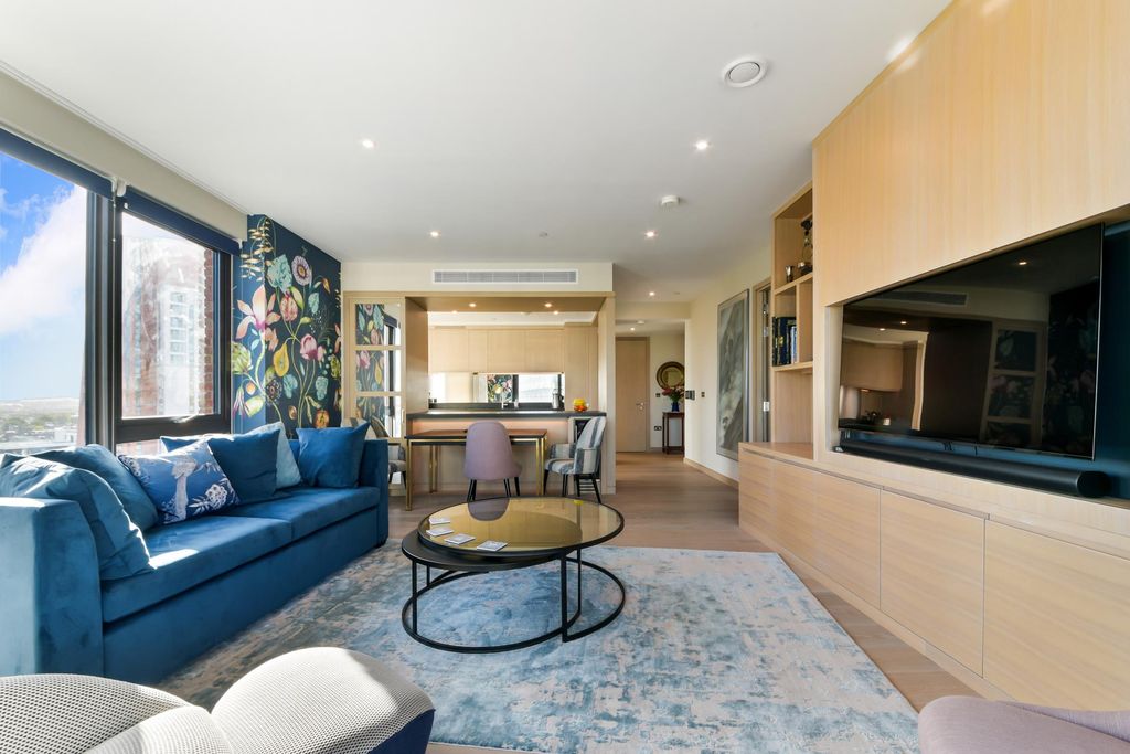 Property photo 3 of 23