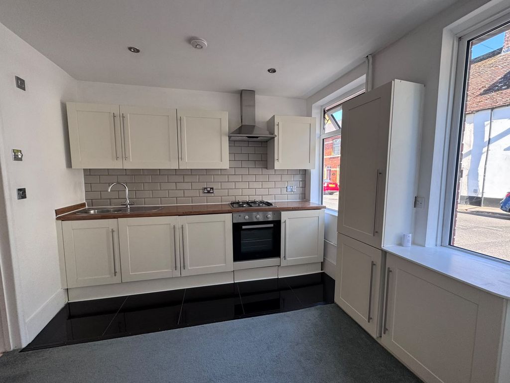 Property photo 1 of 5