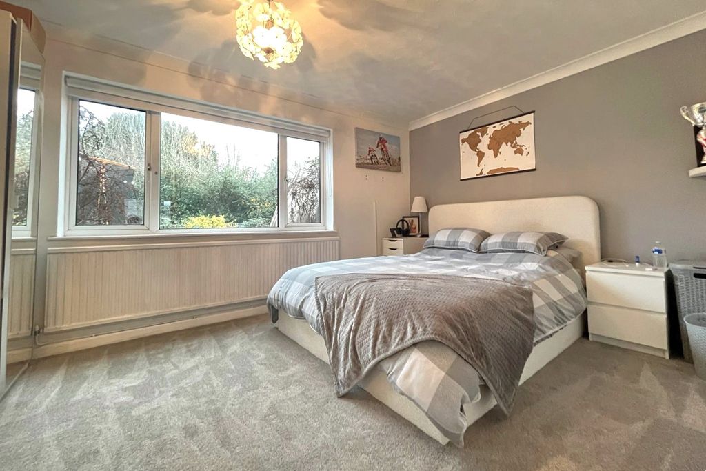 Property photo 3 of 11 Picture No. 18