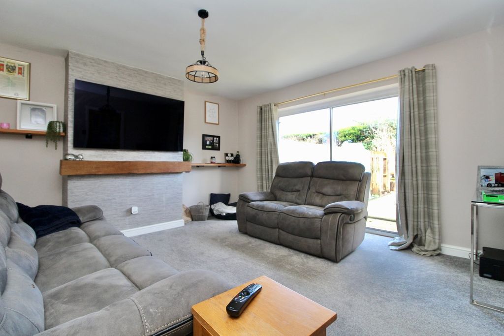 Property photo 2 of 14