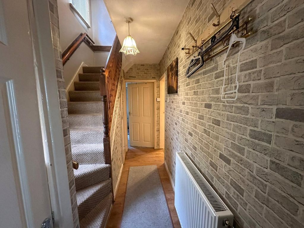 Property photo 2 of 18 Picture No. 24