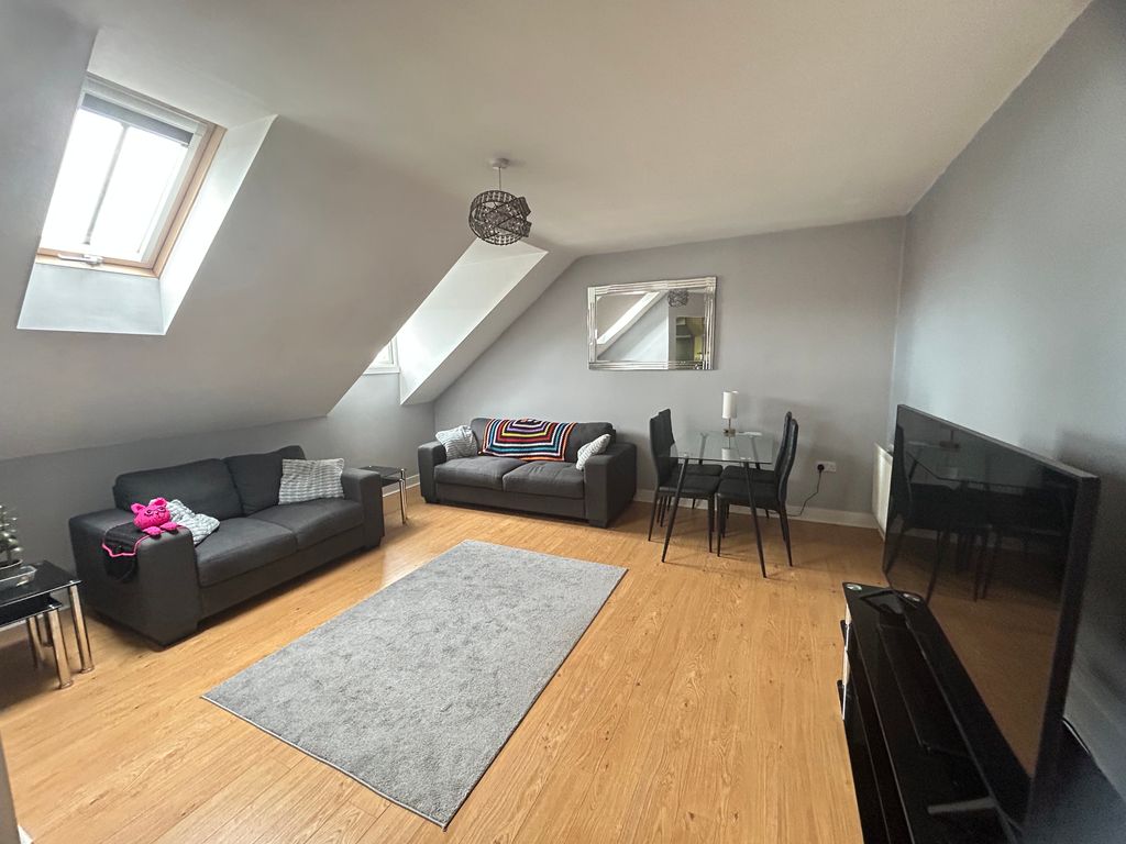 Property photo 2 of 7