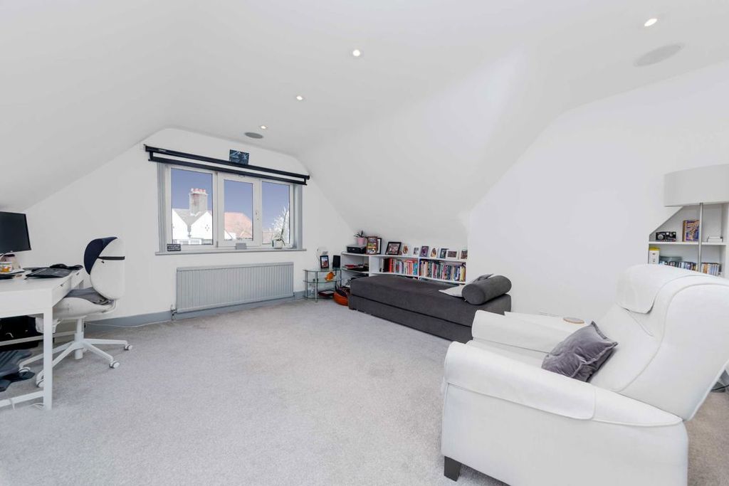 Property photo 2 of 5
