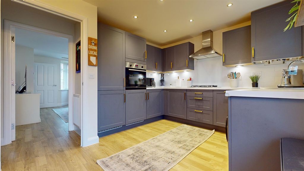 Property photo 2 of 17 Kitchen/Dining Room