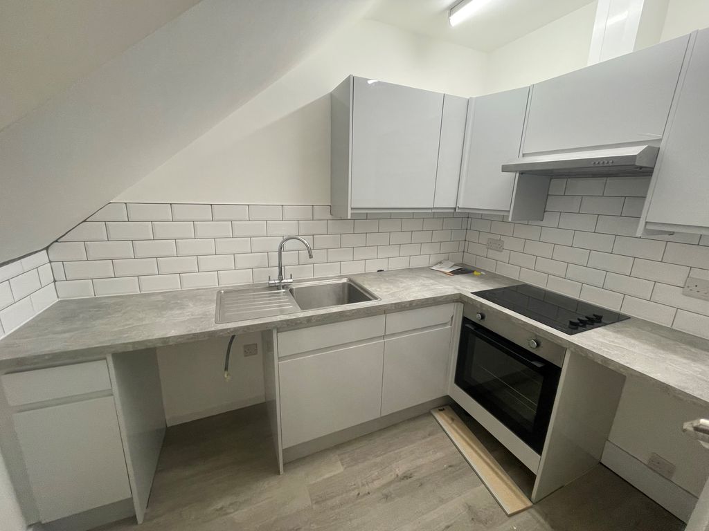 Property photo 1 of 4 Kitchen