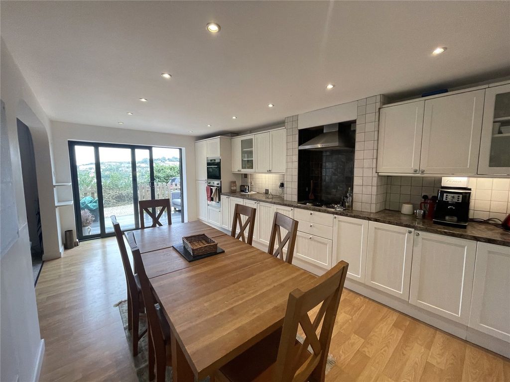 Property photo 2 of 17 Picture No. 26