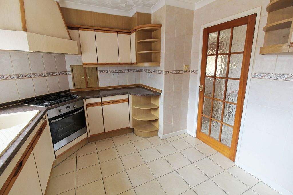 Property photo 3 of 21