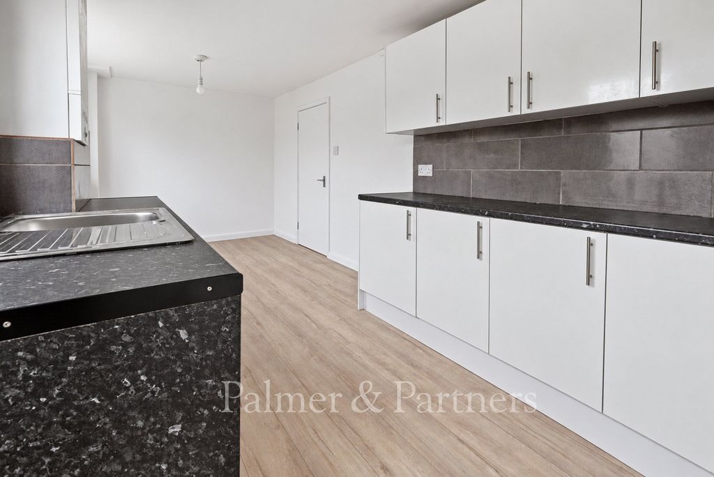 Property photo 3 of 13 Picture No. 06