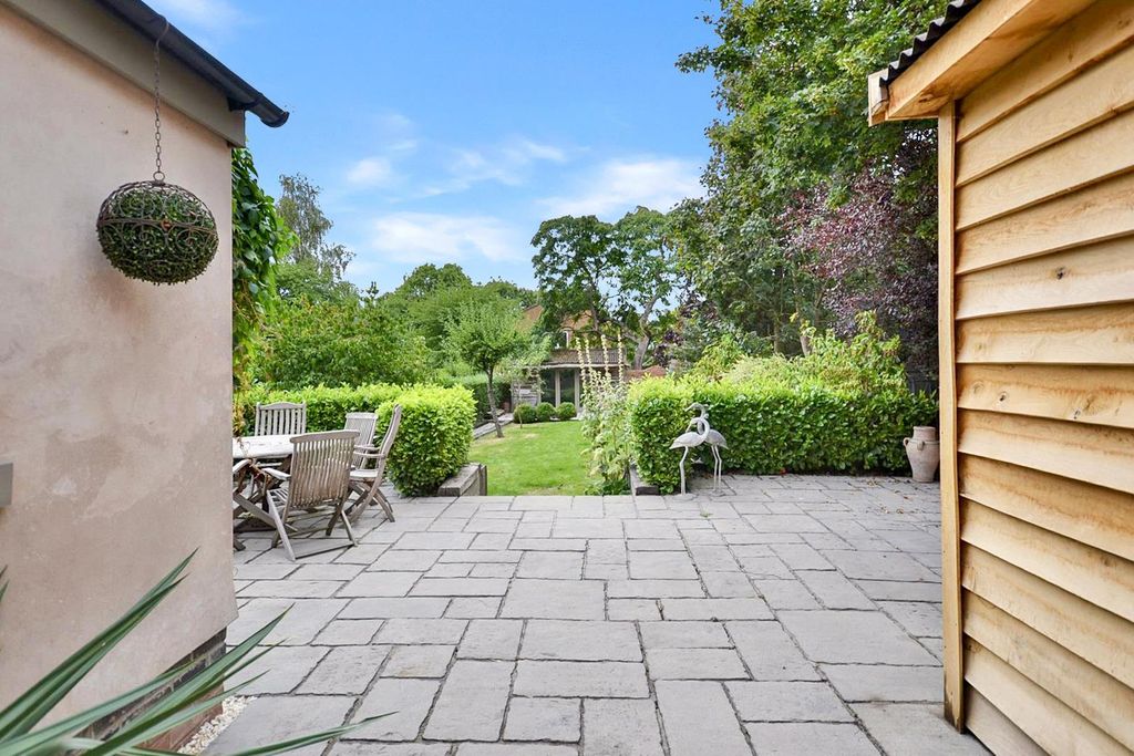 Property photo 2 of 44 Large Private And Mature Rear Garden