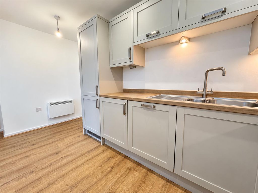 Property photo 3 of 12 Kitchen (2).Png