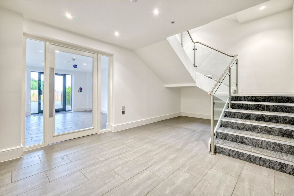Property photo 2 of 4