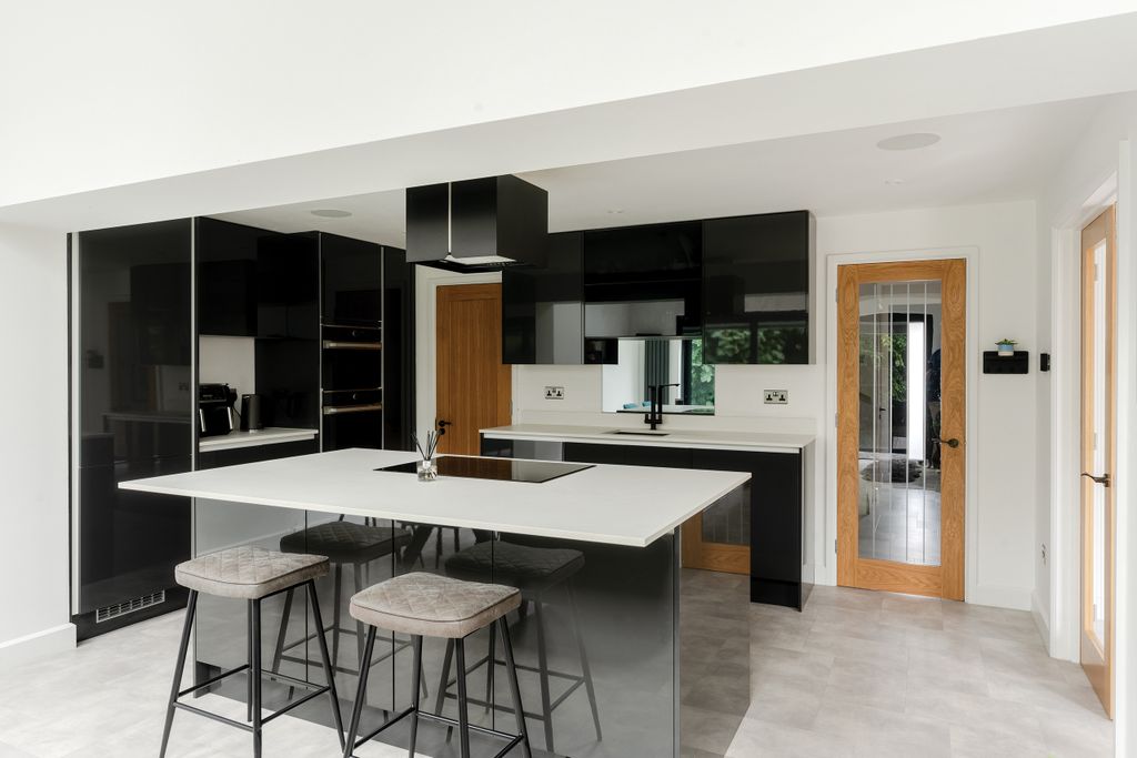 Property photo 3 of 28 12