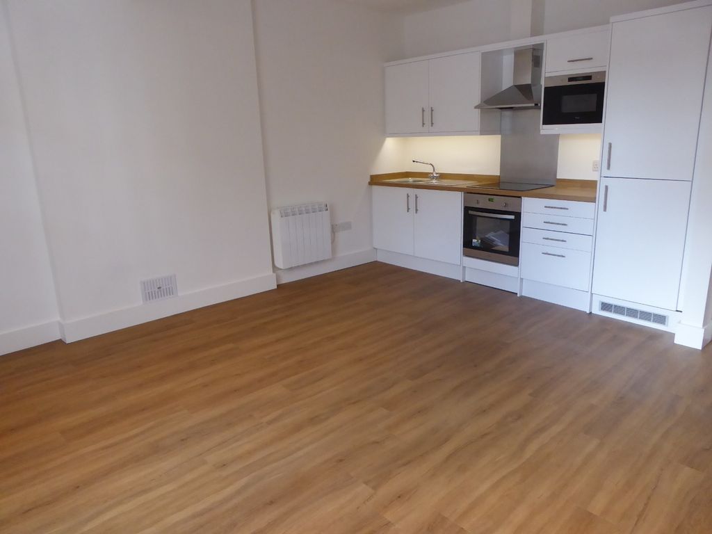 Property photo 3 of 5 Kitchen